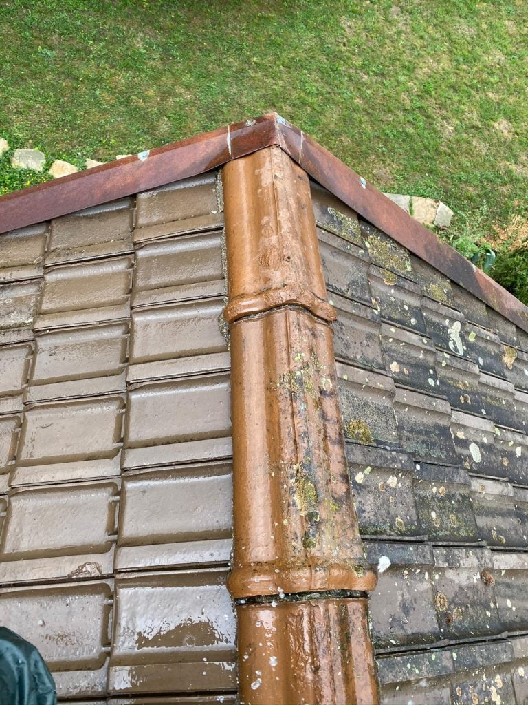 démoussage-de-toiture-professionnel-lyon démoussage de toiture professionnel lyon